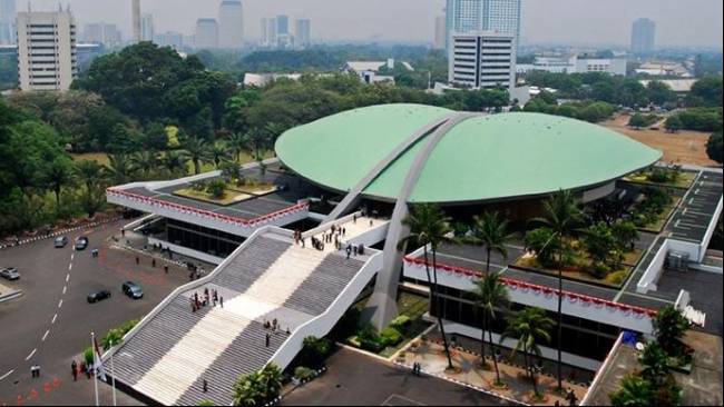Penghasilan Anggota DPR Naik, Dosen UGM Tekankan Pentingnya Kepekaan Terhadap Kondisi Rakyat – Universitas Gadjah Mada