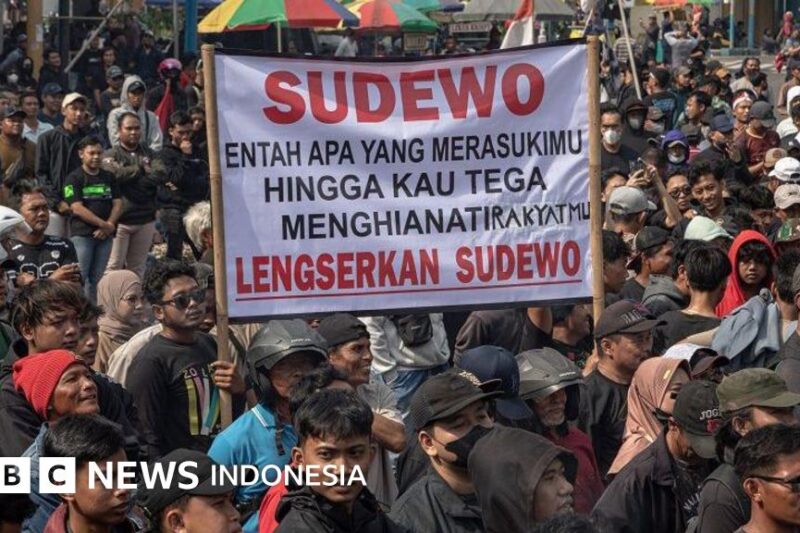 Ribuan warga Pati tuntut bupati mundur, bagaimana mekanisme pemberhentian kepala daerah? – BBC News Indonesia